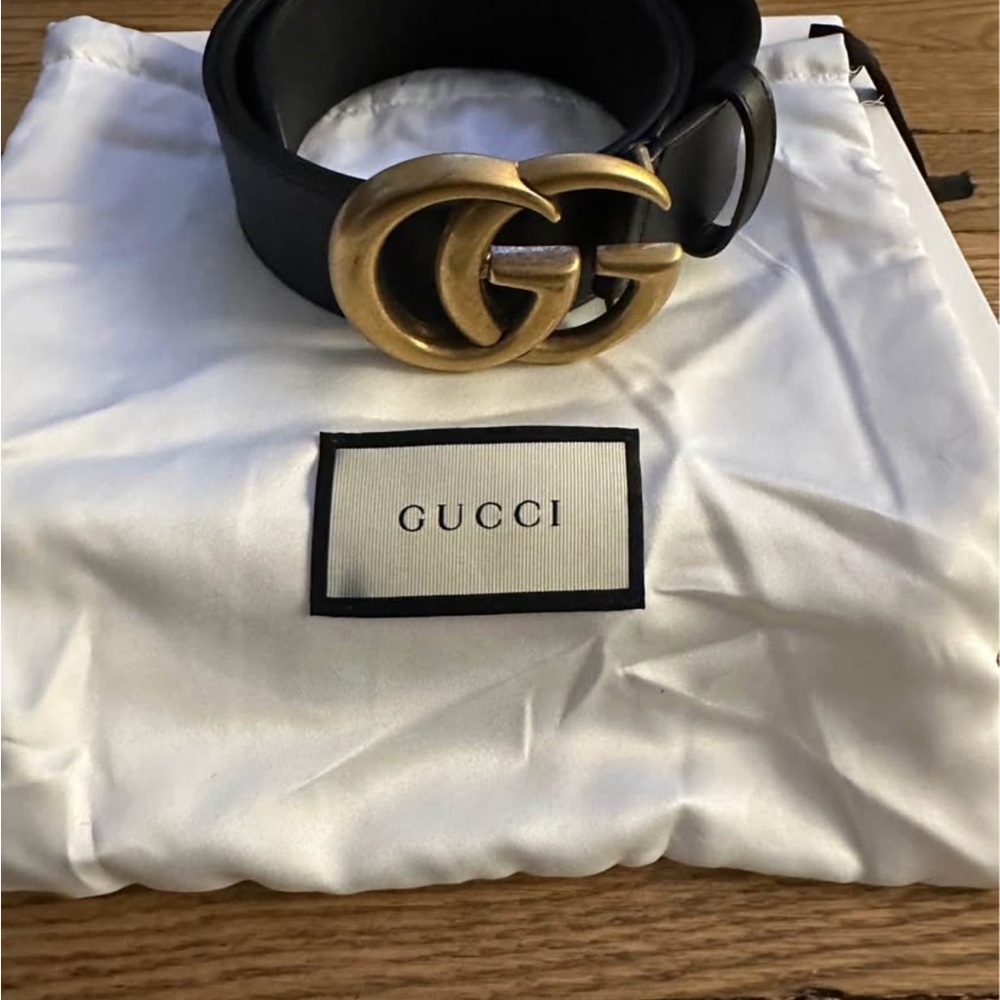 Gucci Nero Belt with Gold Buckle
